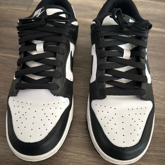 WOMEN'S NIKE DUNK LOW RETRO CASUAL SHOES. Size 9. - Picture 3 of 10